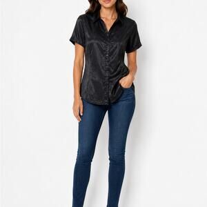 RO & DE Short Sleeve Satin Button Up Blouse